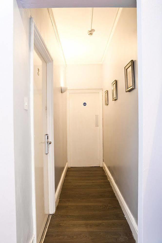 Cambridge House Hotel Luaran gambar